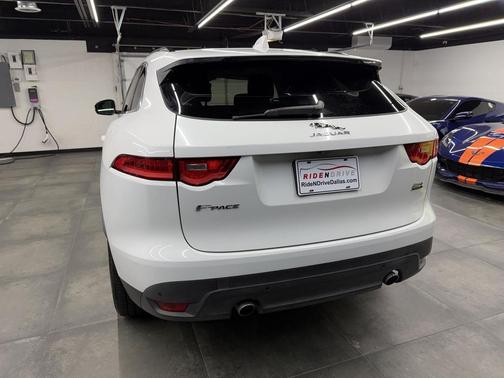 2019 Jaguar F-PACE 25t Premium