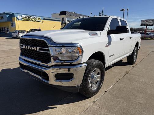 2022 RAM 2500 Tradesman Crew Cab 4x4 6'4' Box