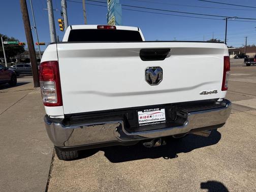 2022 RAM 2500 Tradesman Crew Cab 4x4 6'4' Box