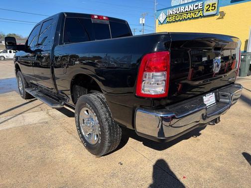 2024 RAM 2500 Tradesman Crew Cab 4x4 6'4' Box
