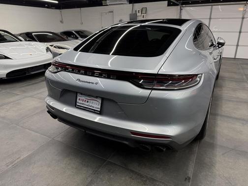 2021 Porsche Panamera 4