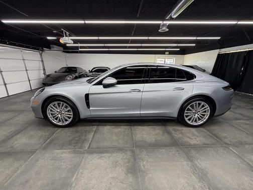 2021 Porsche Panamera 4