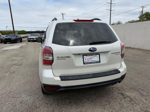Satin White Pearl 2015 Subaru Forester 2.5i Premium