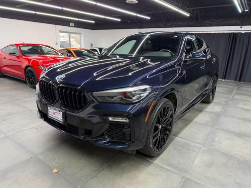 2021 BMW X6 M50i