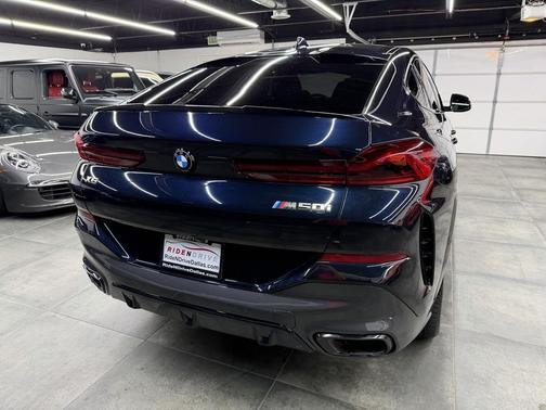2021 BMW X6 M50i