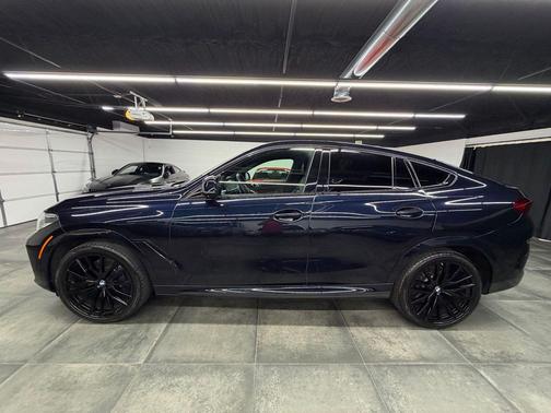 2021 BMW X6 M50i
