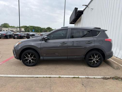 Magnetic Gray Metallic 2018 Toyota RAV4 SE