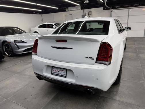 2023 Chrysler 300 C