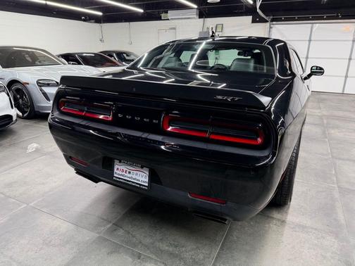 2015 Dodge Challenger SRT Hellcat