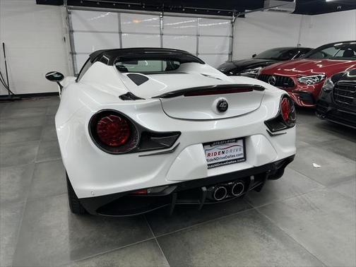 2018 Alfa Romeo 4C Spider Base