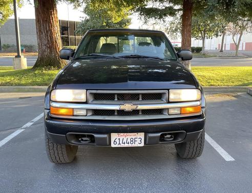 2003 Chevrolet S-10 Base