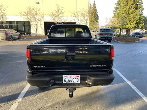 2003 Chevrolet S-10 Base