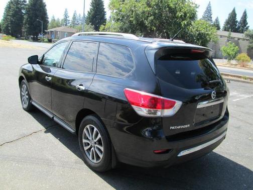 2015 Nissan Pathfinder S