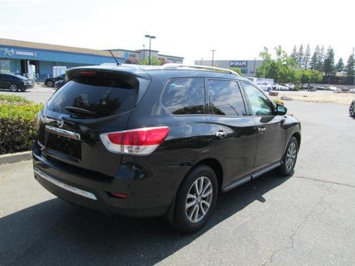 2015 Nissan Pathfinder S