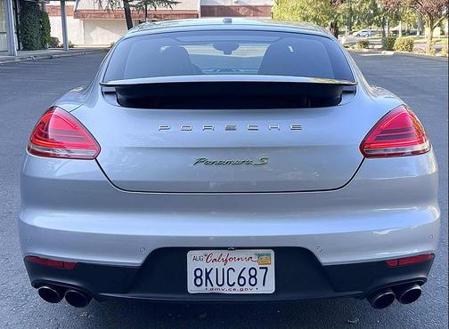 2015 Porsche Panamera 4