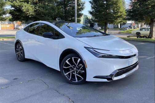 2024 Toyota Prius Prime SE