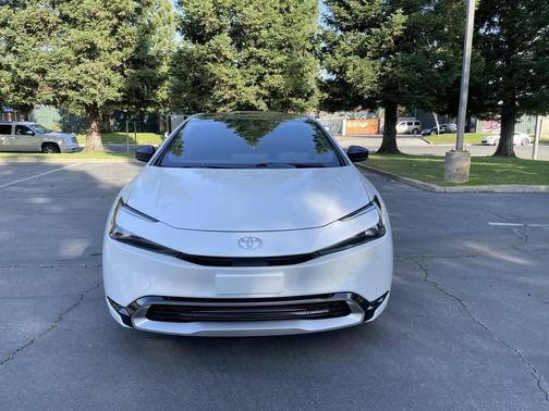 2024 Toyota Prius Prime SE