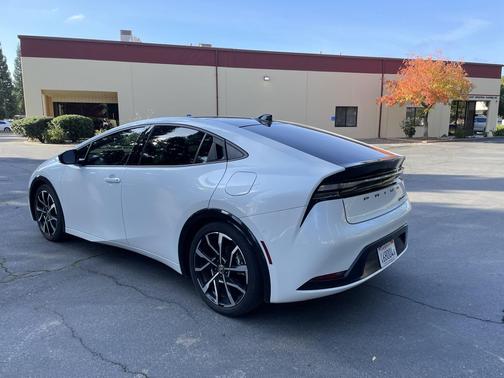 2024 Toyota Prius Prime SE