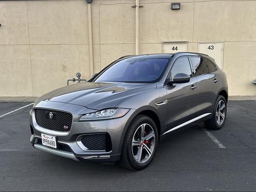 2019 Jaguar F-PACE S