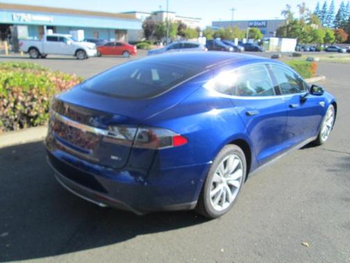 2015 Tesla Model S 85D