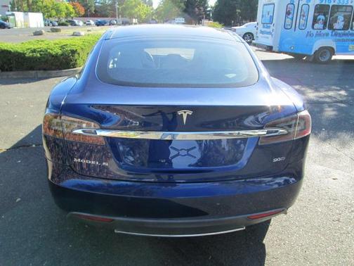 2015 Tesla Model S 85D