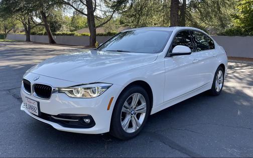 2018 BMW 330 i xDrive