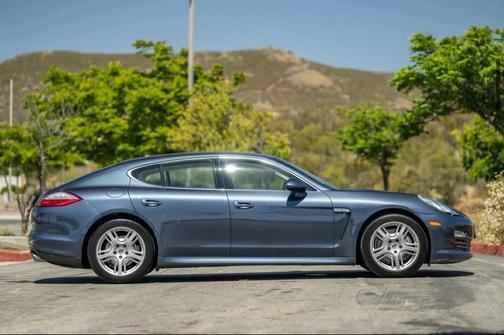 2011 Porsche Panamera 4S