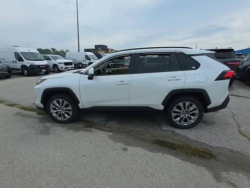 2025 Toyota RAV4 XLE Premium