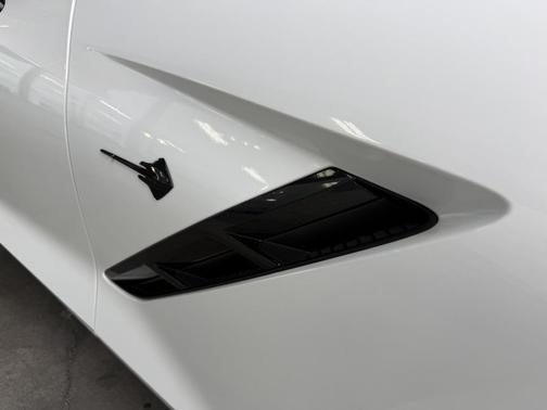 Arctic White 2015 Chevrolet Corvette Stingray Z51