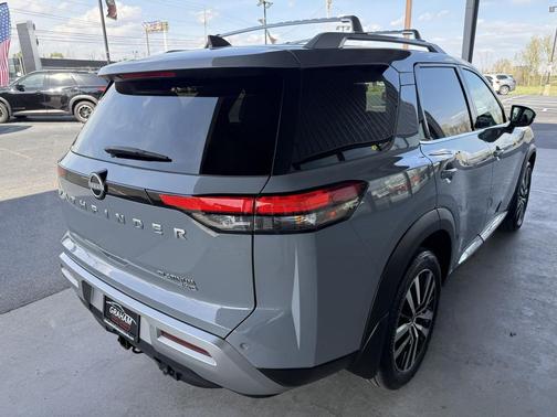 2025 Nissan Pathfinder Platinum 4WD