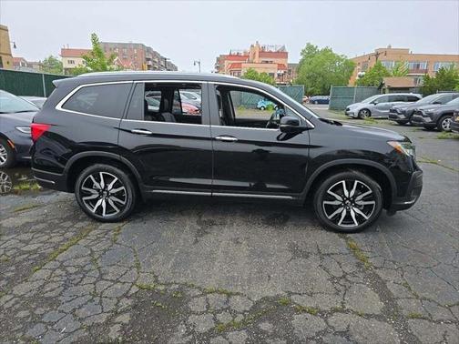 2022 Honda Pilot Touring 8-Passenger