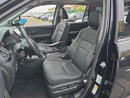 2022 Honda Pilot Touring 8-Passenger