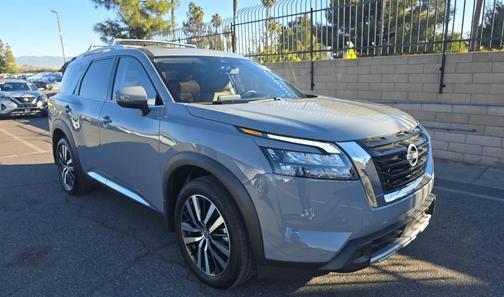 2025 Nissan Pathfinder Platinum 4WD