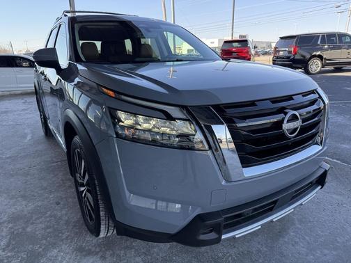 2025 Nissan Pathfinder Platinum 4WD