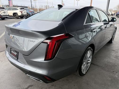 2022 Cadillac CT4 Premium Luxury