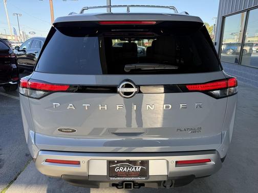 2024 Nissan Pathfinder Platinum 4WD