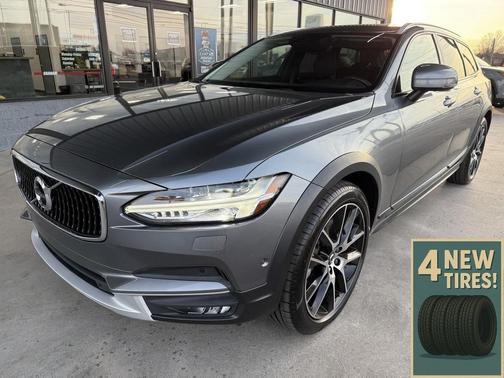 2018 Volvo V90 Cross Country T6