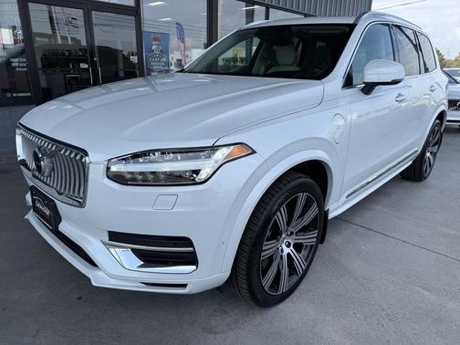 2022 Volvo XC90 Recharge Plug-In Hybrid T8 Inscription 6 Passenger