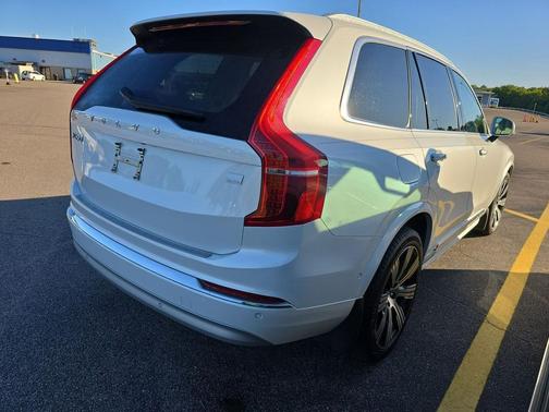 2022 Volvo XC90 Recharge Plug-In Hybrid T8 Inscription 6 Passenger