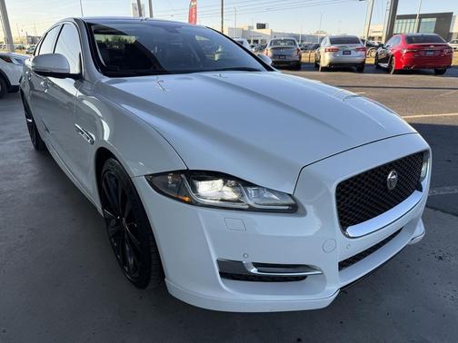 2017 Jaguar XJ XJ R-Sport
