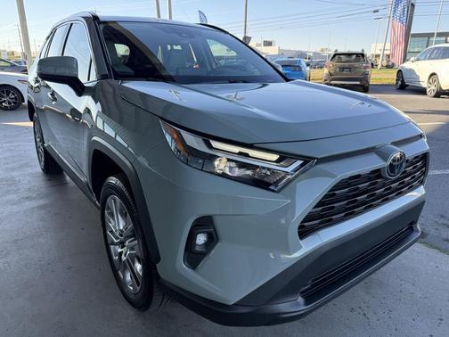 2023 Toyota RAV4 XLE Premium