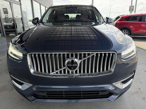2022 Volvo XC90 T6 Inscription