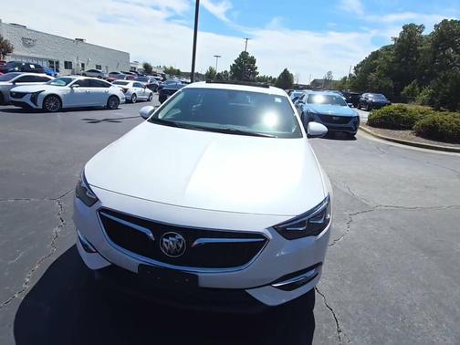 2018 Buick Regal Sportback Essence