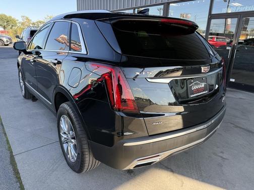 2022 Cadillac XT5 Premium Luxury