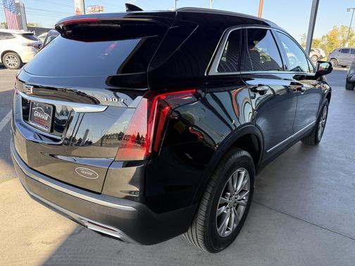 2022 Cadillac XT5 Premium Luxury