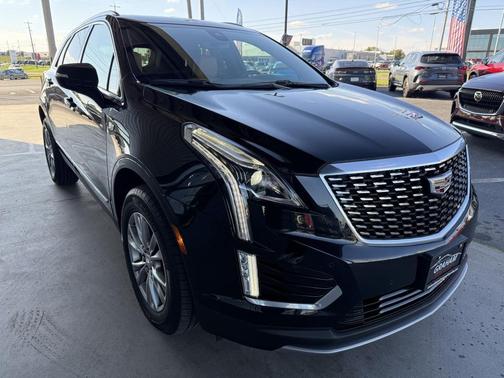 2022 Cadillac XT5 Premium Luxury