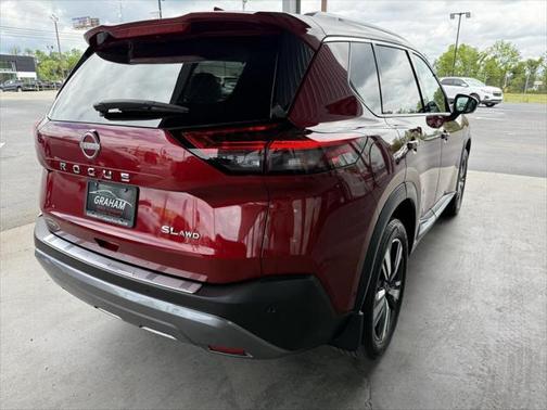 2022 Nissan Rogue SL