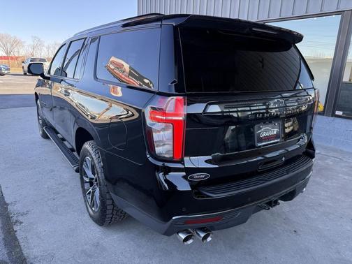 2022 Chevrolet Suburban 4WD Z71