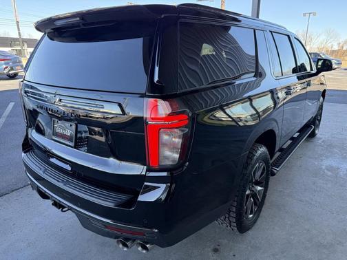 2022 Chevrolet Suburban 4WD Z71