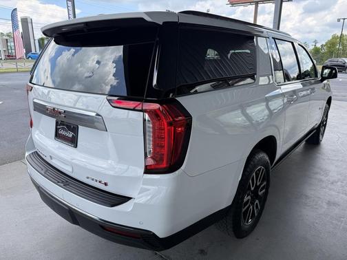 2021 GMC Yukon XL 4WD AT4
